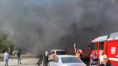 İzmir Büyükşehir Belediyesi İtfaiyesi ekipleri, Bayraklı Tünelleri’nin Çiğli istikametinde meydana