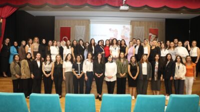 Okul öncesi eğitimin temel unsurlarından biri olan öğretmenlerin mesleki gelişimini