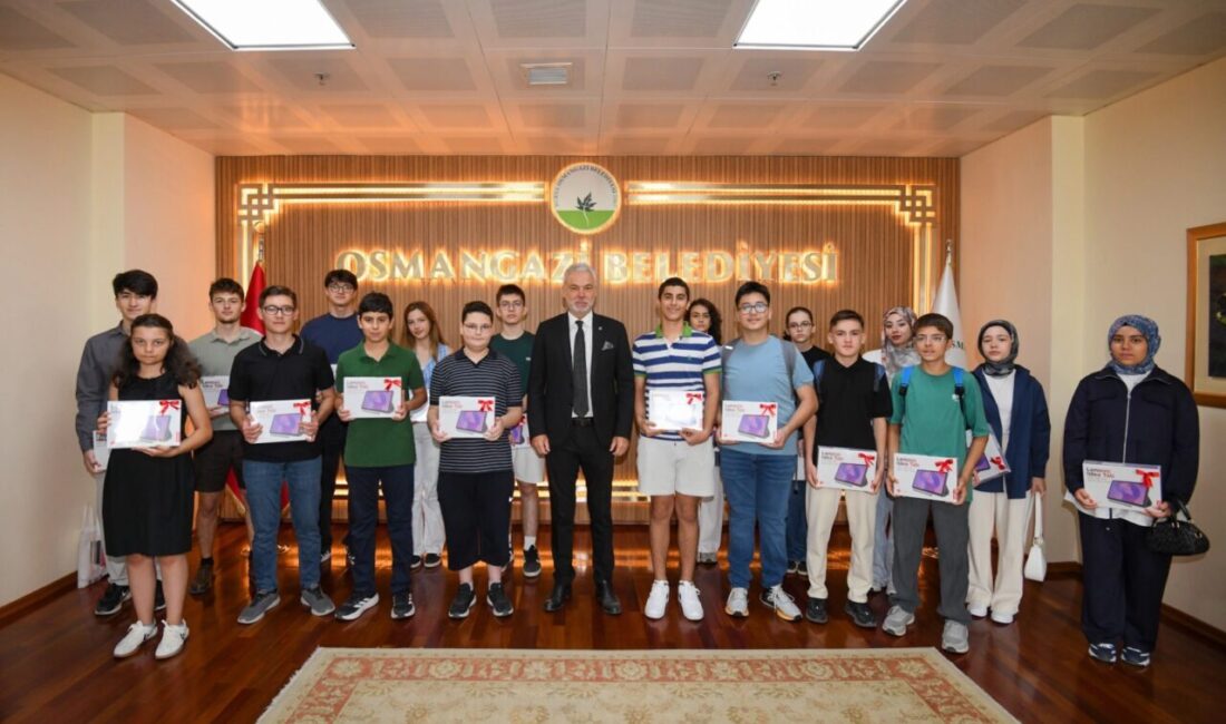 Osmangazi Belediye Başkanı Erkan Aydın’ın eğitimde fırsat eşitliği hedefiyle destek