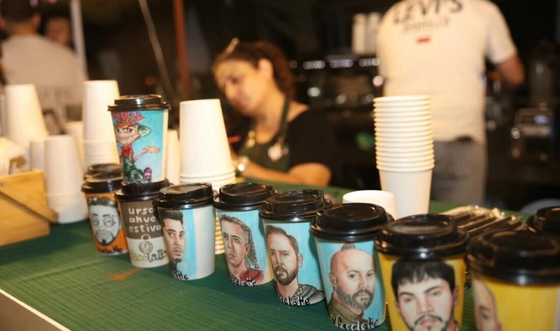 Bursa'da Osmangazi Belediyespor Kulübü’nün katkılarıyla düzenlenen Bursa Kahve Festivali, kahve