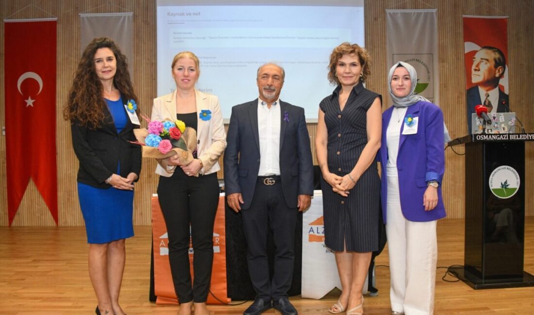 Bursa'da Osmangazi Belediyesi, 21 Eylül Dünya Alzheimer Günü kapsamında, Alzheimer