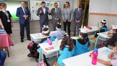 Bursa'da Yenişehir Belediye Başkanı Ercan Özel, yeni eğitim öğretim yılının