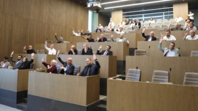 Bursa'da İnegöl Belediye Meclisi, Ağustos ayında verilen 1 aylık aranın