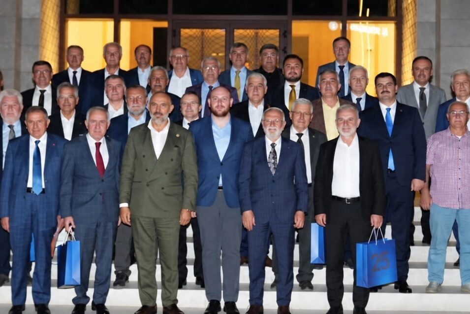 Cemal Kaya, AK Parti Genel Merkezi’nde parti yönetimi ile geçmiş
