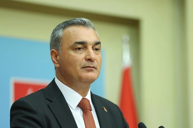 CHP MYK toplantısı sonrası konuşan Parti Sözcüsü ve Yerel Yönetimlerden