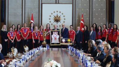 Cumhurbaşkanı Recep Tayyip Erdoğan, Avrupa Şampiyonu A Millî Kadın Voleybol