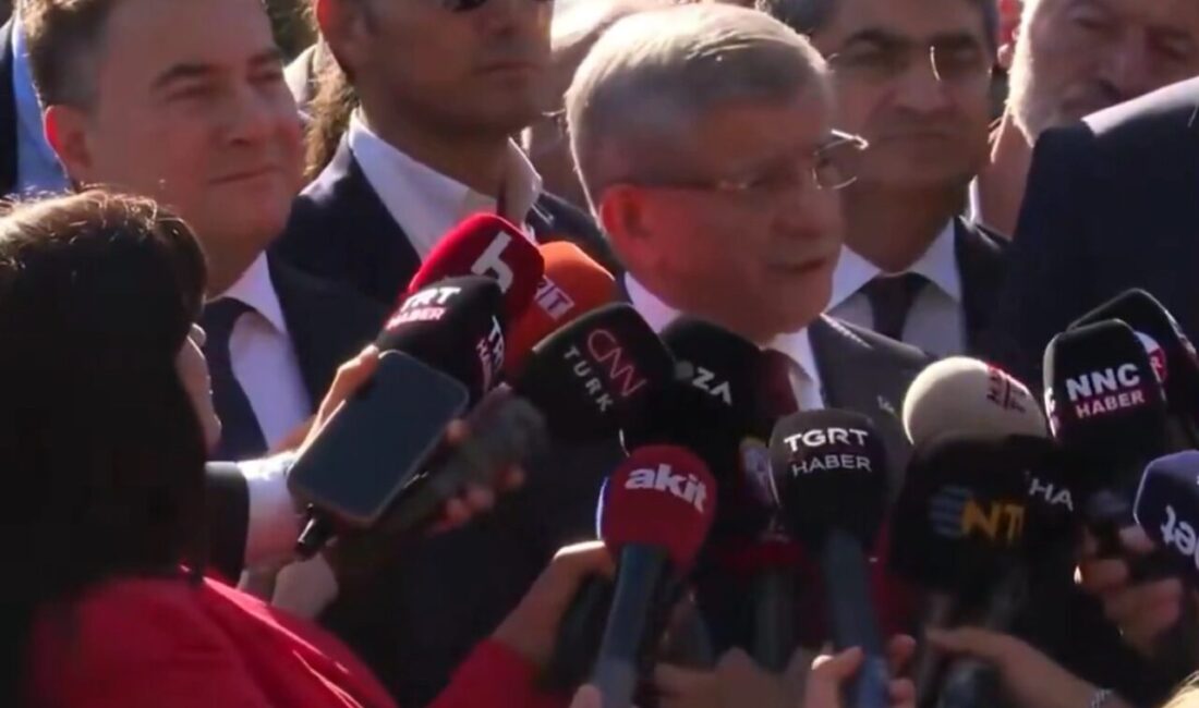 Eski Başbakan ve feshedilen Gelecek Partisi kurucu Genel Başkanı Ahmet