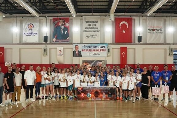 Denizli Büyükşehir Belediyesi’nin ev sahipliğinde düzenlenen Uluslararası Ege Dostluk Basketbol