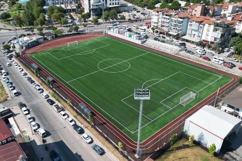 Denizli Büyükşehir Belediyesi, Kınıklı ve İlbade mahallelerindeki spor tesislerinde kapsamlı