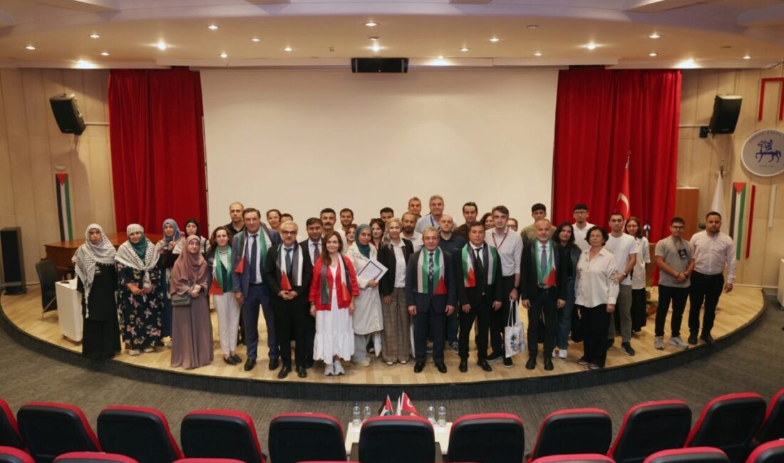 Yükseköğretim Kurulu (YÖK) öncülüğünde “Gazze İçin Bilim Kafe” temasıyla yürütülen