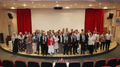 Yükseköğretim Kurulu (YÖK) öncülüğünde “Gazze İçin Bilim Kafe” temasıyla yürütülen
