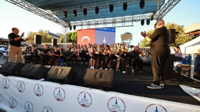 İzmir'de Efes Selçuk’un kurtuluşunun 104. yılı kapsamında düzenlenen kültür, sanat ve