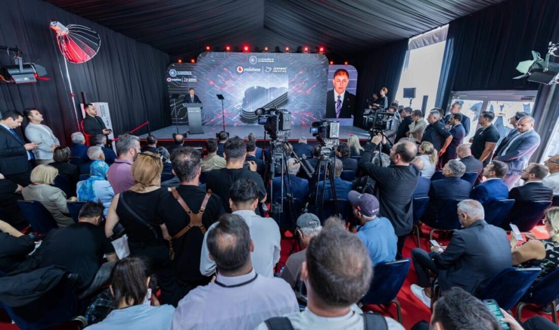 İzmir Büyükşehir Belediye Başkanı Dr. Cemil Tugay, Vodafone Türkiye ve