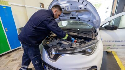İzmir Büyükşehir Belediyesi’nin 100 elektrikli araçtan oluşan filosu bugüne kadar