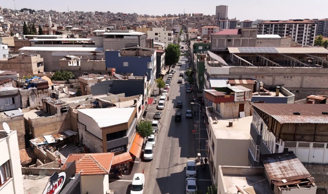 Gaziantep Büyükşehir Belediyesi, kentin önemli ulaşım akslarından Tüfekçi Yusuf Bulvarı,