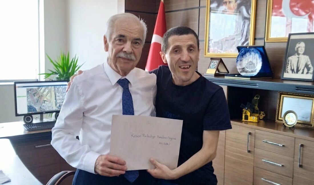 Keşanlı özel çocuk Hakan Geçim, Keşan Belediye Başkanı Mehmet Özcan’ı