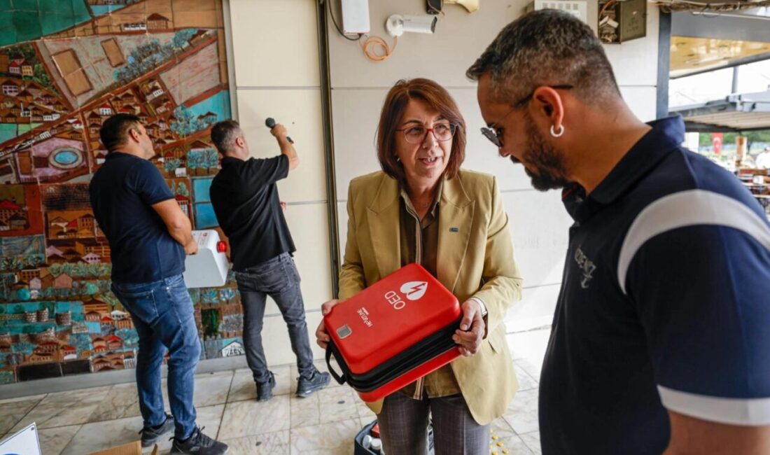 İzmir Büyükşehir Belediyesi, hastane dışında meydana gelen ani kalp durmalarında