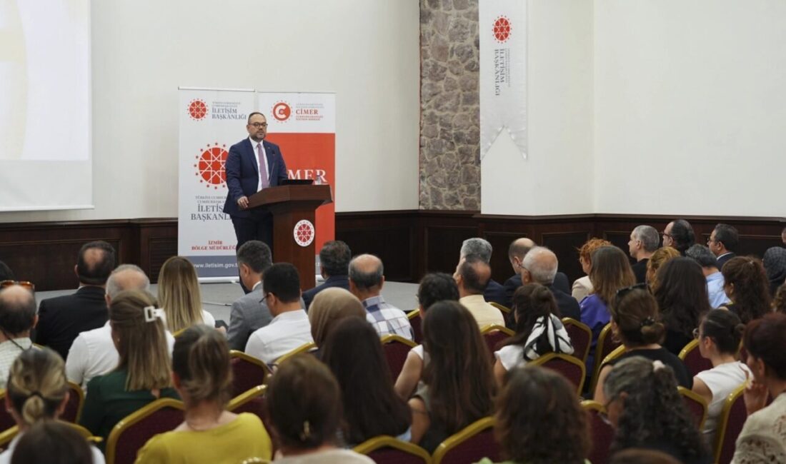 Cumhurbaşkanlığı İletişim Başkanlığı tarafından İzmir’de, kamu kurum ve kuruluşlarının personeline