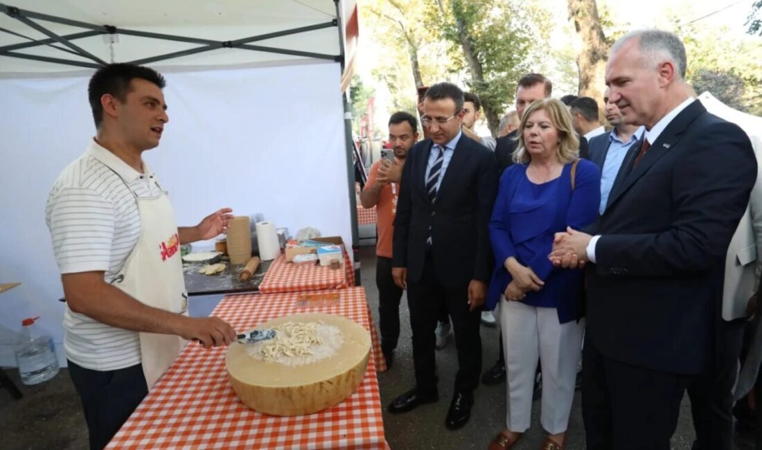 Bursa’nın üreten ilçesi İnegöl’de 200’ü aşkın yöresel lezzetlerin yer aldığı