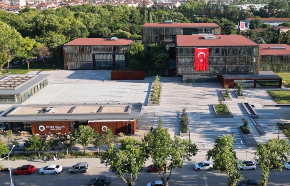 Bursa'da İnegöl Belediyesi, e-Devlet Kapısı üzerinden sunduğu 43 farklı hizmetle