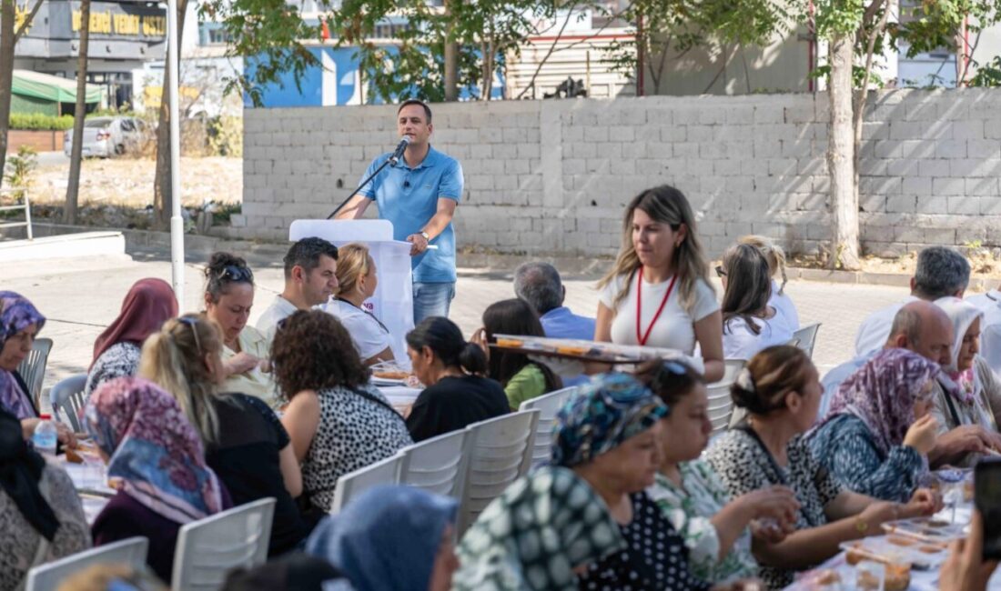 İzmir Bornova Belediyesi’nin geleneksel hale getirdiği Menemen Şenliği’nin finali Altındağ Kent