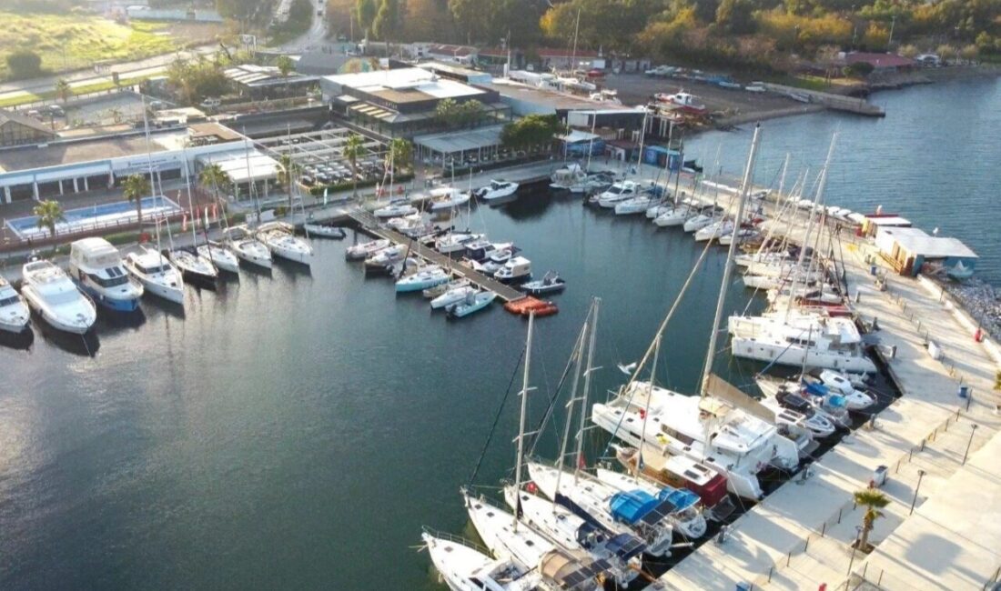 İZDENİZ, İzmir Kültür AŞ ve Grand Plaza iş birliğiyle düzenlenen