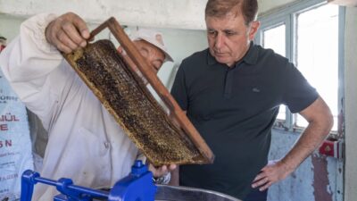 İzmir Büyükşehir Belediye Başkanı Dr. Cemil Tugay, Bergama’nın mahalle ve