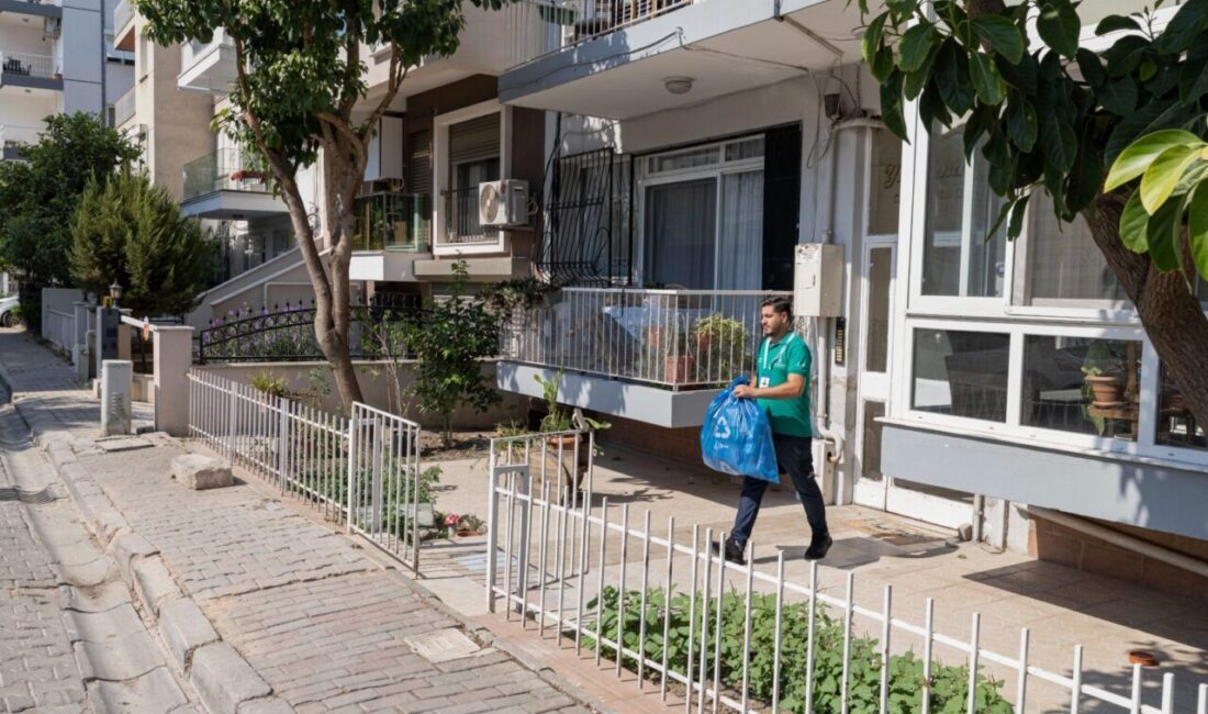 İzmir Büyükşehir Belediye Başkanı Dr. Cemil Tugay'ın göreve gelmesinin ardından