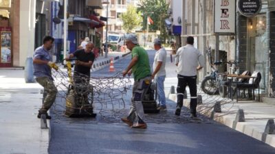 İzmir Büyükşehir Belediyesi, İkinci Kordon olarak bilinen Cumhuriyet Bulvarı’nda altyapı
