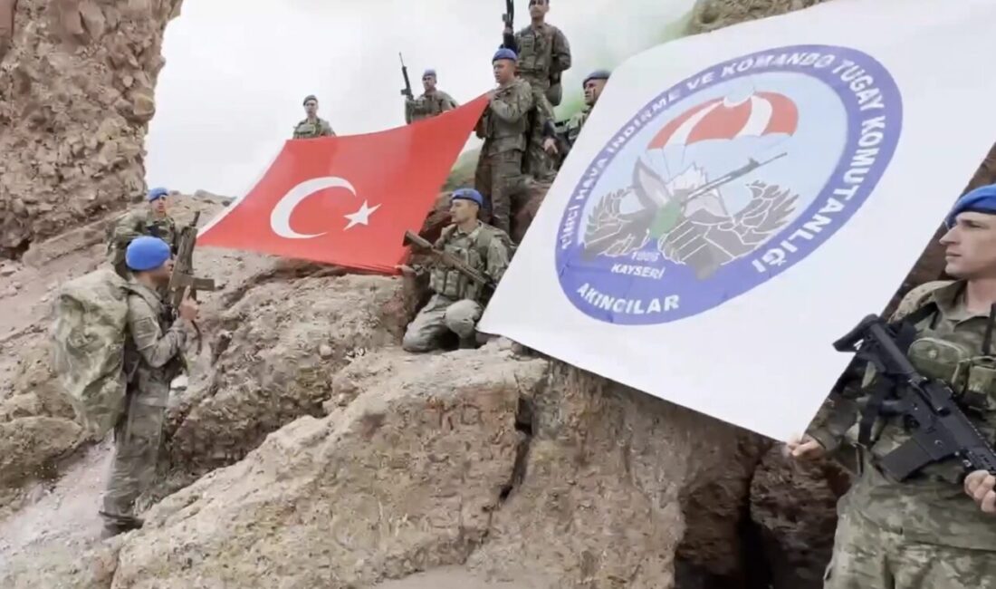 1’inci Hava İndirme ve Komando Tugay Komutanlığı personeli, Somalili misafir