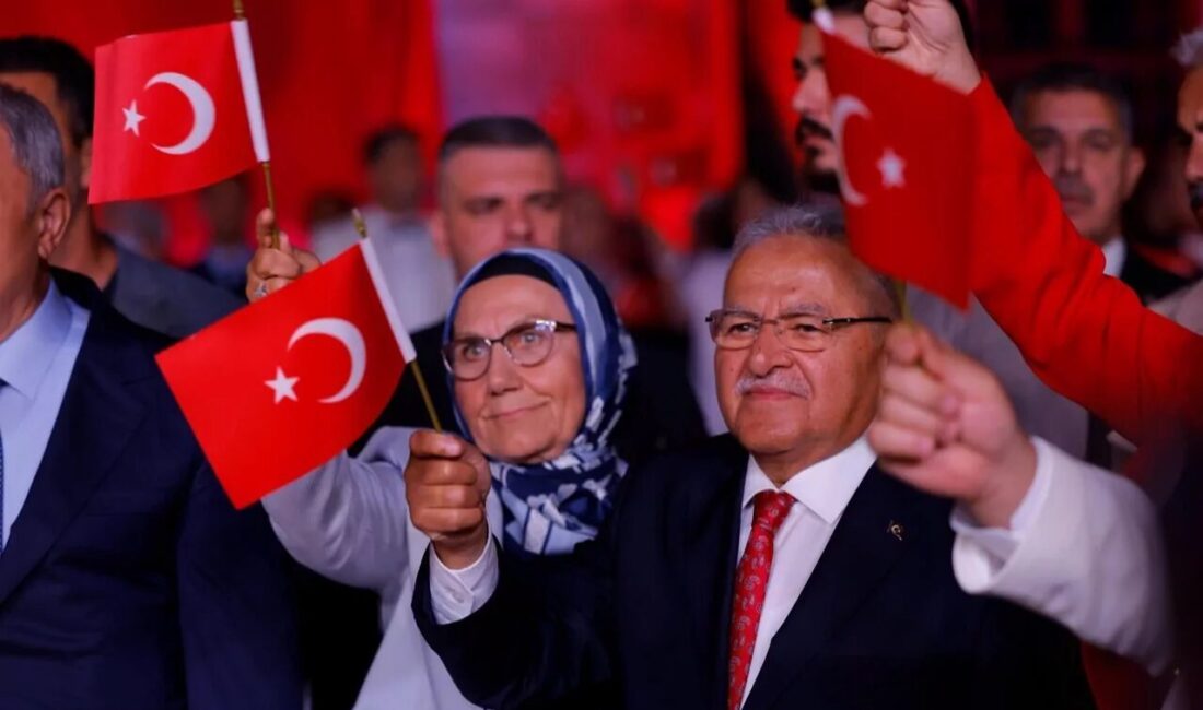 Kayseri Büyükşehir Belediye Başkanı Dr. Memduh Büyükkılıç, eşi Dr. Necmiye