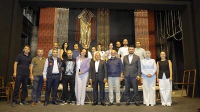 Kayseri Büyükşehir Belediye Başkanı Dr. Memduh Büyükkılıç, Kayseri Devlet Tiyatrosu’nu