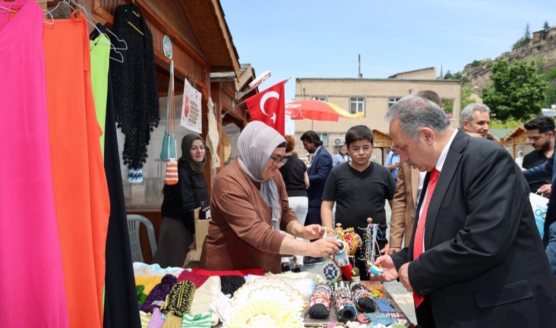 Kayseri Talas Belediyesinin kadın girişimcilere destek amacıyla Maharetli Eller Kadın