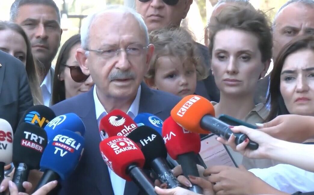 CHP Genel Başkanı Kemal Kılıçdaroğlu, İzmir Buca Cezaevi’nde tutuklu bulunan
