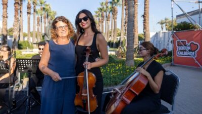 95. İzmir Enternasyonal Fuarı’nda (İEF) ziyaretçiler “Şef Sensin” etkinliğiyle orkestra
