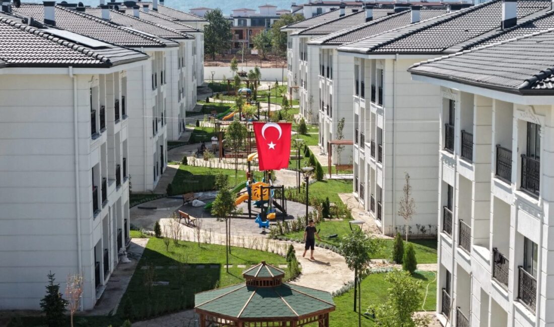 Kocaeli Büyükşehir Belediyesi tarafından hayata geçirilen Kartepe Kent Konut Evleri’nde