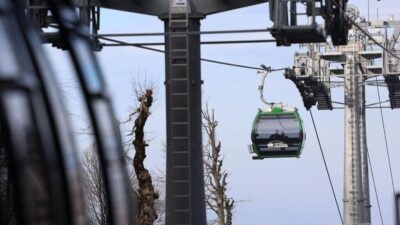 Kocaeli Büyükşehir Belediyesi iştiraki UlaşımPark tarafından işletilen Kartepe Teleferik, kış