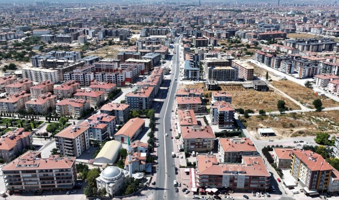Konya'da Karatay Belediyesi, ilçenin ulaşım altyapısını güçlendirmek, mevcut yolları yenilemek