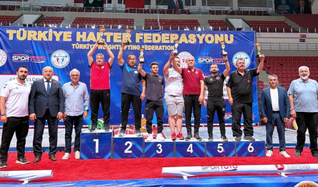 Konya'da Karatay Belediyespor Kulübü Halter Takımı, Konya’nın ev sahipliğinde düzenlenen