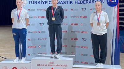 İzmir’de düzenlenen Trampolin Cimnastik Kulüpler Arası Türkiye Şampiyonası’nda Ikonium Cimnastik