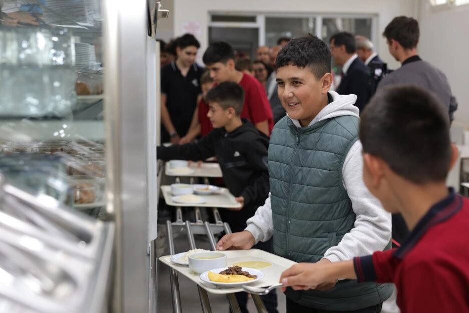 Kütahya Belediyesi tarafından hayata geçirilen lokanta, uygun fiyatlı ve dengeli