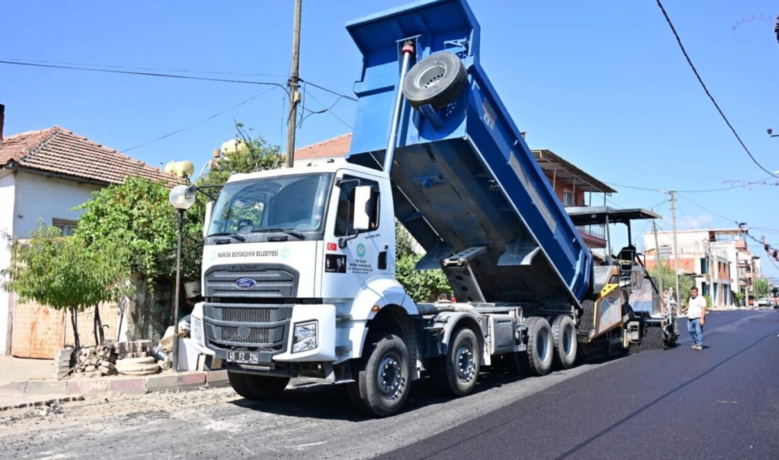 Manisa Büyükşehir Belediyesi, Ahmetli ilçesinde yol yapım ve asfaltlama çalışmalarını