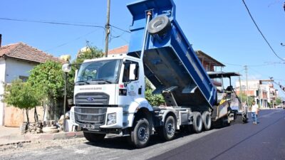 Manisa Büyükşehir Belediyesi, Ahmetli ilçesinde yol yapım ve asfaltlama çalışmalarını