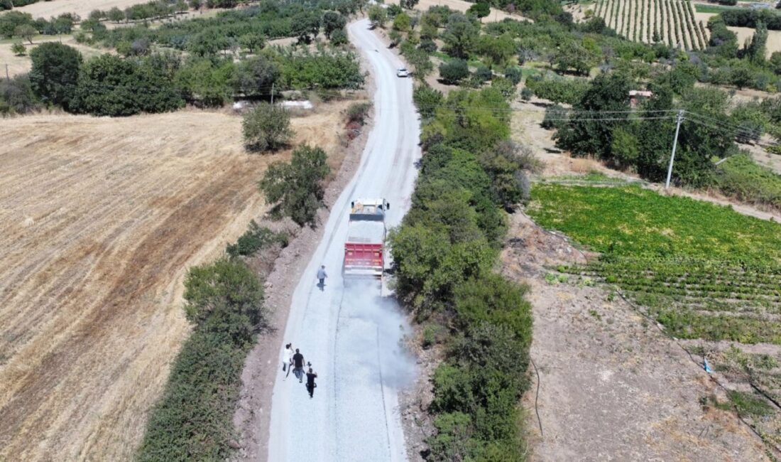Manisa’nın her noktasında yol yapım çalışmalarını aralıksız sürdüren Manisa Büyükşehir
