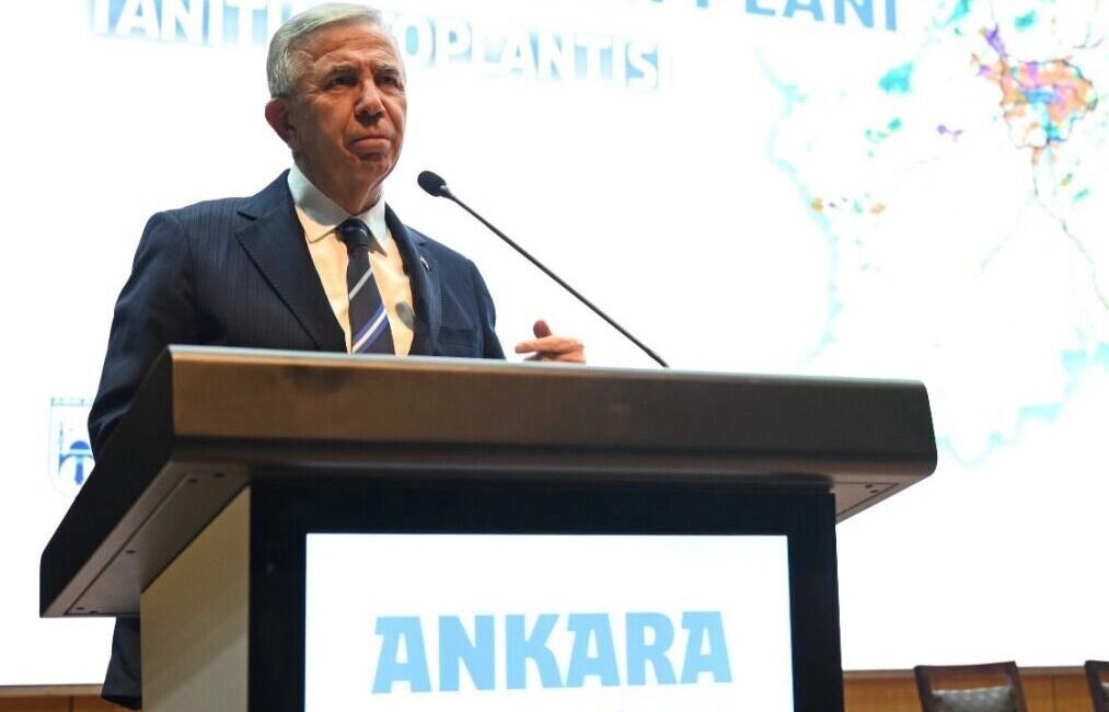 Ankara Büyükşehir Belediye Başkanı Mansur Yavaş, yaptığı açıklamayla CHP üyeliğinden