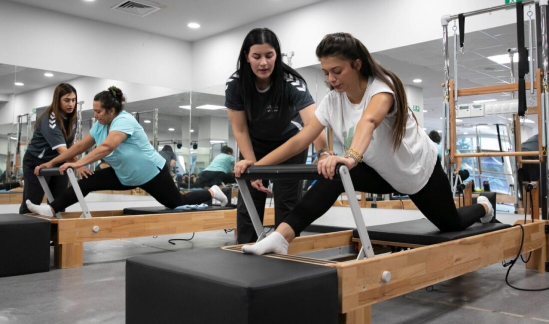 Mersin Büyükşehir Belediyesi’nin kadınlara yönelik ücretsiz olarak düzenlediği pilates kursları,
