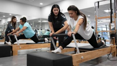 Mersin Büyükşehir Belediyesi’nin kadınlara yönelik ücretsiz olarak düzenlediği pilates kursları,