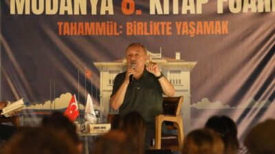 Mudanya Kitap Fuarı’nda şair-yazar Şükrü Erbaş’ın sözleri siyasi tartışmaya dönüştü.
