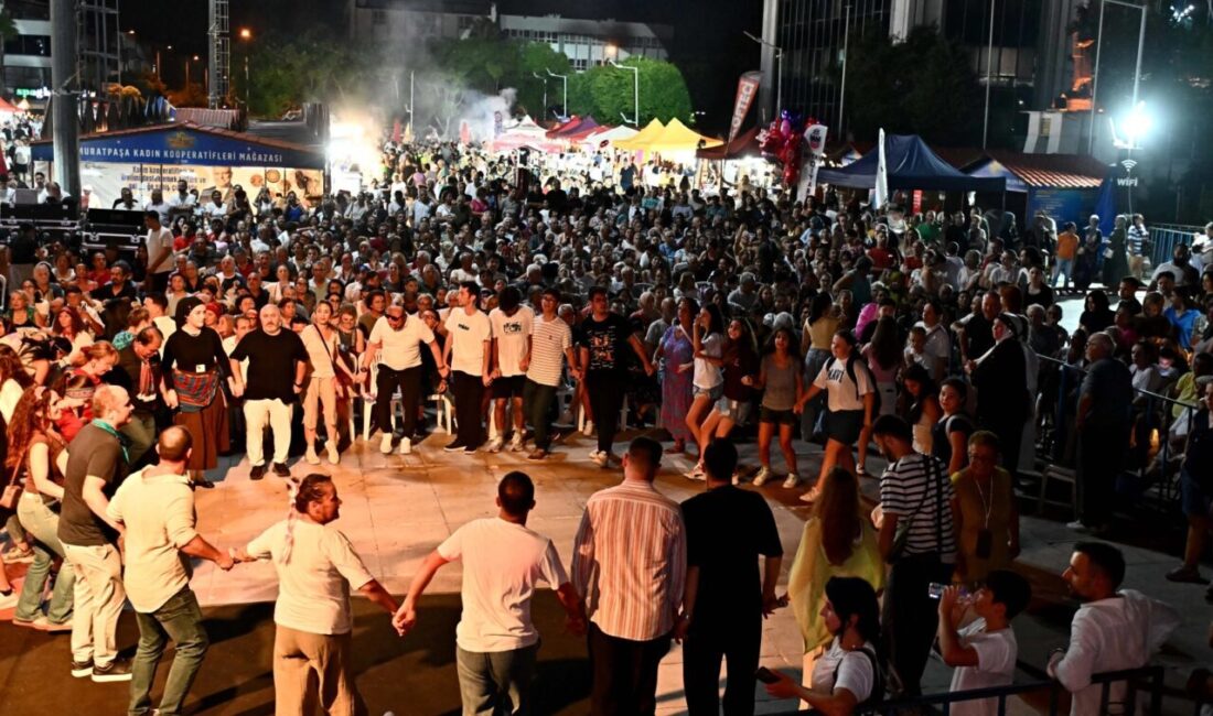 Antalya’da Muratpaşa Belediyesi’nin Türkiye’nin dört bir yanından kültürleri, yöresel lezzetleri,