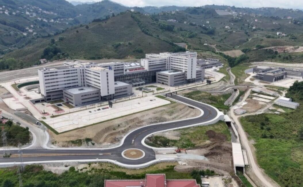 Ordu Büyükşehir Belediyesi, hasta kabulüne başlayan Şehir Hastanesi’ne ulaşımı kolaylaştırmak